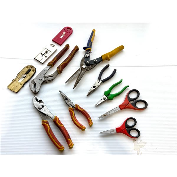 LOT DE PINCES ET COUPE-FILS ASSORTIS