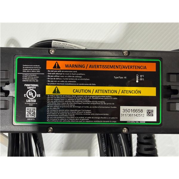 PORTABLE ELECTRIC VEHICLE CHARGER 240V (16A/3.8KW)