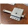 Image 2 : LOT DE PIECES DE PORTE DE GARAGE