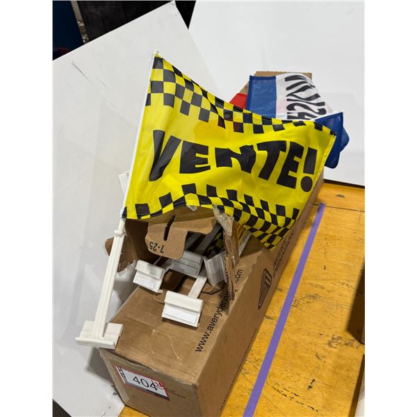 LOT DE 26+ ASSORTIS DRAPEAUX DE VITRES D'AUTO