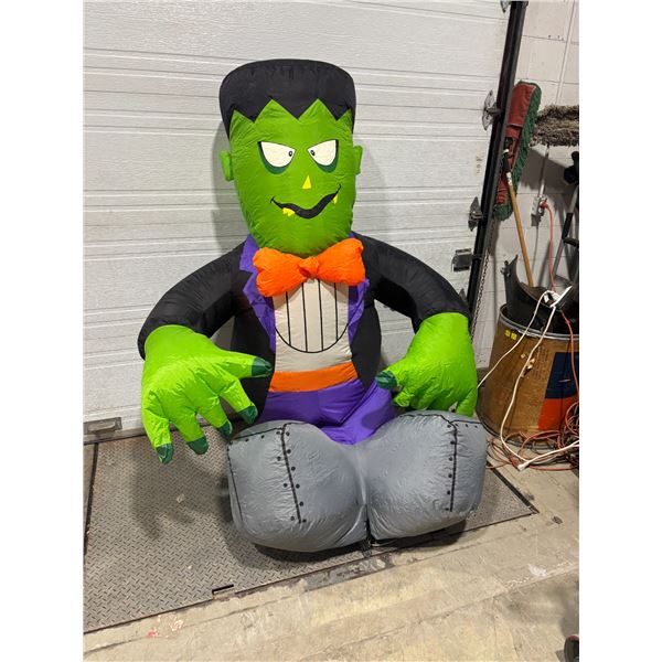 DECORATION GONFLABLE D'HALLOWEEN ELECTRIQUE