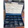 Image 10 : METAL SUPPORT RACK AVEC 15 PORTABLE DRAWERS 20"X12"X67" AVEC CONTENT