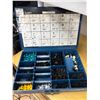Image 17 : METAL SUPPORT RACK AVEC 15 PORTABLE DRAWERS 20"X12"X67" AVEC CONTENT