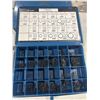 Image 6 : METAL SUPPORT RACK AVEC 15 PORTABLE DRAWERS 20"X12"X67" AVEC CONTENT