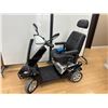 Image 1 : SCOOTER DE MOBILITE KYMCO MAXER SCOOTER DE MOBILITE *FLOOR MODEL, 0KM ODO* GLOSSY BLACK