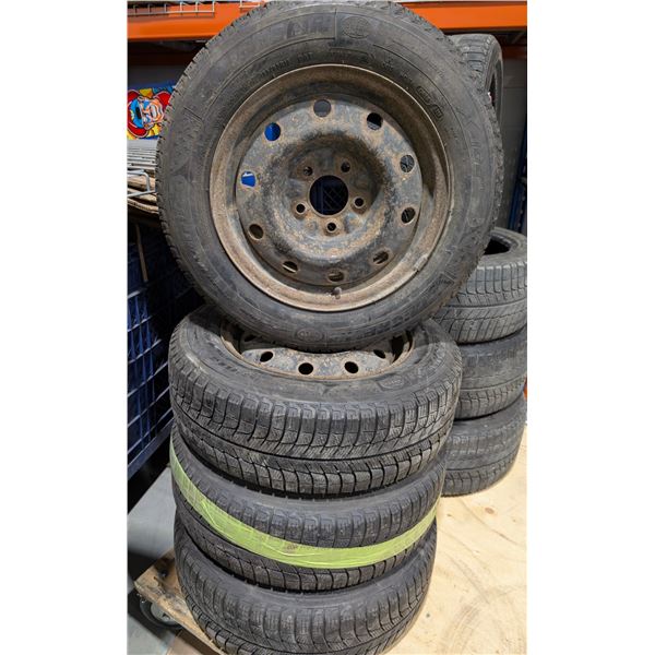 MICHELIN X-ICE PNEU SUR JANTE NOIRE 195/65R15 *USED*