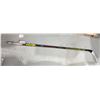 Image 1 : SHERWOOD REKKER LEGEND PRO CONNOR BEDARD PRO STOCK BATON DE HOCKEY (RIGHT PP92 70 FLEX)