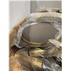 Image 3 : LOT: 4 TABOURET DE BAR ROULANT NON ASSEMBLE (BEIGE / BRASS) **PIECES POSSIBLEMENT MANQUANTES**