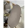 Image 4 : LOT: 4 TABOURET DE BAR ROULANT NON ASSEMBLE (BEIGE / BRASS) **PIECES POSSIBLEMENT MANQUANTES**