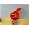 Image 3 : LOT DE 10 NATURISTE ASSORTIS REUSABLE PLASTIC CUPS 600ML