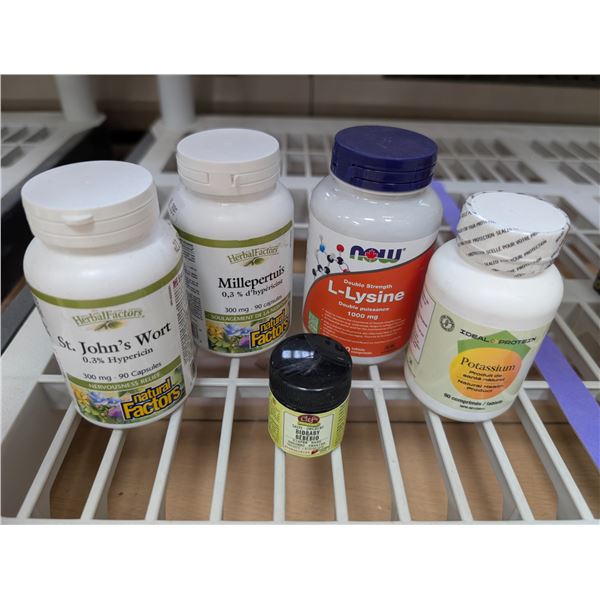 LOT DE 5 PRODUITS ASSORTIS