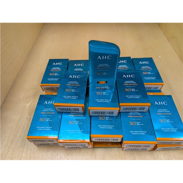 LOT DE 23 AHC 50+SPF BATONS DE PROTECTION SOLAIRE ****EXP:08/23/2025****