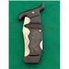 Image 7 : 3 Assorted Folding Pocket Knives