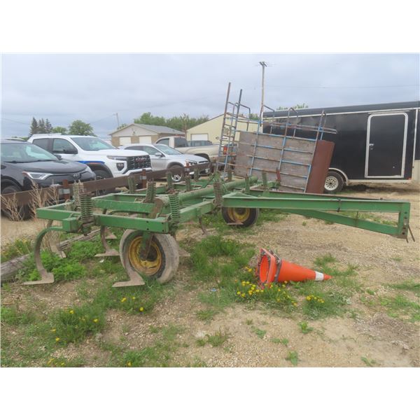 John Deere 100 Chisel Plow / Deep Tiller, 14' Wide