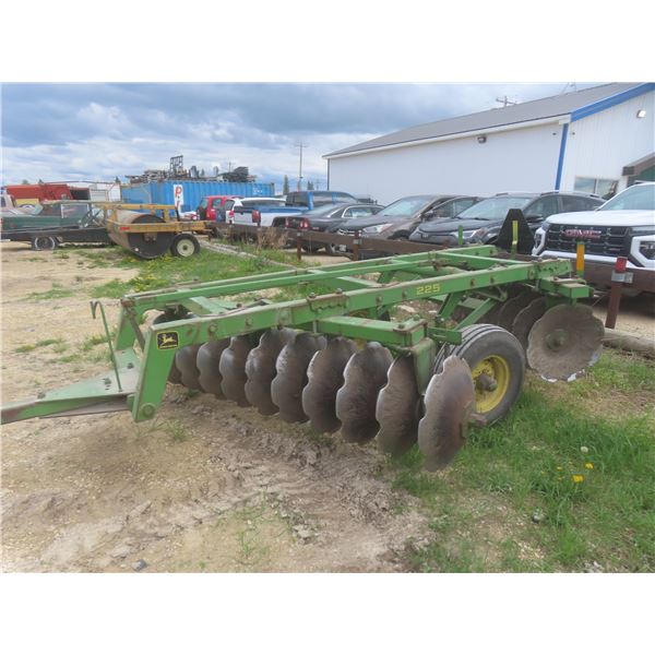 John Deere 225 8' Offset Disc, Notched Blades Front and Back, S/N 11003SX004077