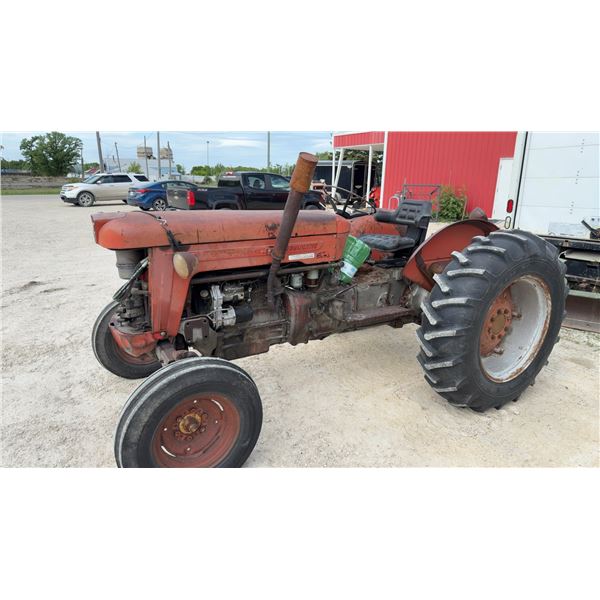 Massey Ferguson 65 4 Cyl Perkins Diesel, Hi/Lo, 3PH, 540 PTO, Power Steering, 13.6-28 Tires