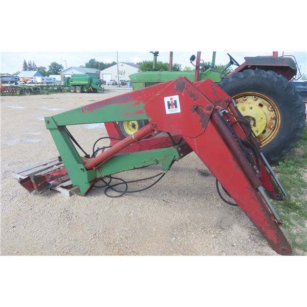 International 2350 FE Loader w/ Mounts - No Bucket