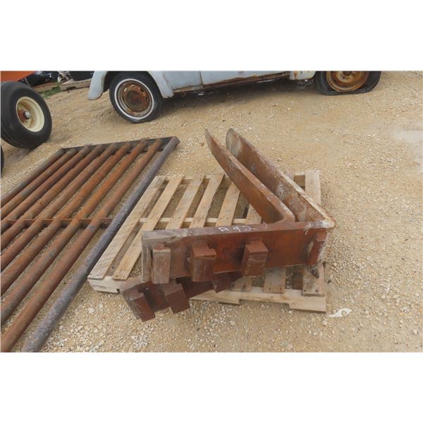Set of Heavy Duty Pallet Forks
