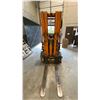 Image 10 : TOYOTA MODEL 5FGC25 FORKLIFT (PROPANE) -5000 LBS. LIFT CAPACITY, 4 STAGE MAST, STANDARD FORKS,