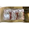 Image 3 : LARGE GROUP OF METAL CLAMPS. RUBBER BANDS, PLASTIC CABLE CLAMPS. METAL CLIPS & MEDIUM TEA LEAF