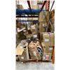 Image 1 : PALLET OF ASSORTED TOQUES, S-HOOKS, SCISSORS, PRICE TAGS, HAND SAWS & METAL GARDEN DECORATIONS