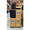 Image 1 : 1 PALLET OF APPROX 16 BLACK 3PC LUGGAGE SETS