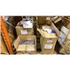 Image 1 : PALLET OF BLIND SPOT MIRRORS, SCISSORS, PAPER CLIPS & READING GLASSES