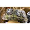 Image 5 : PALLET OF BLIND SPOT MIRRORS, SCISSORS, PAPER CLIPS & READING GLASSES
