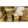 Image 5 : PALLET OF ASSORTED READING GLASSES & ROLLER EXTENSION HANDLES