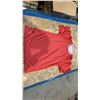 Image 3 : 2 PALLETS OF OVAL PLASTIC SERVING TRAYS, LOTUS TEA LIGHT HOLDERS, JERSEY STYLE SHIRTS, SMALL TEA