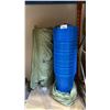 Image 1 : 3 STACKS OF PLASTIC LAUNDRY BASKETS