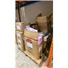 Image 6 : PALLET OF LINT ROLLERS, 3 LUGGAGE SETS, PLASTIC COLANDERS, APRONS, PINS & MORE