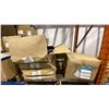 Image 4 : PALLET OF SMALL PAINT ROLLER REFILLS & RUBBER CAR MATS