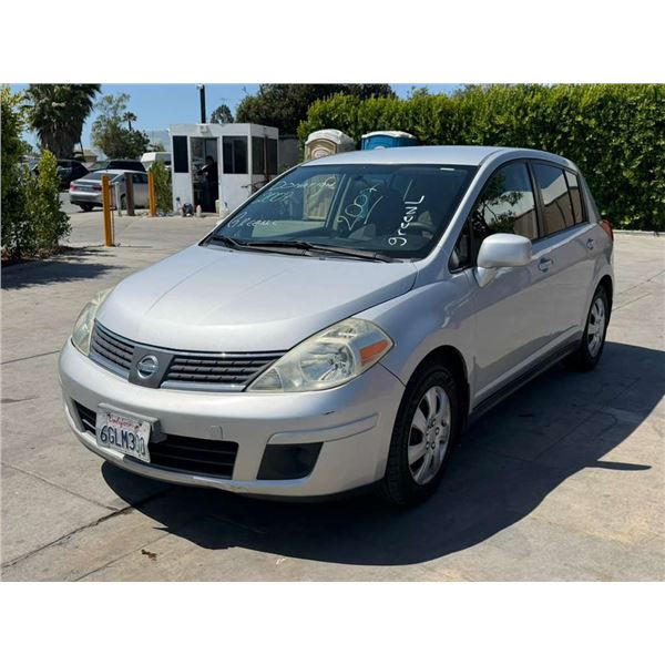 NISS VERSA 2007 SALV T/DONATION