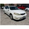 Image 2 : TOYT CAMRY 2005 SALV T/DONATION
