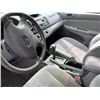 Image 5 : TOYT CAMRY 2004 SALV T/DONATION