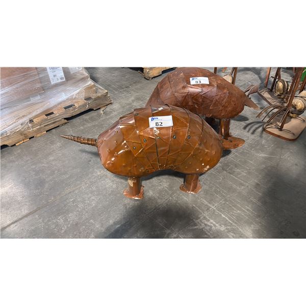 RUSTIC METAL ARMADILLO GARDEN SCULPTURE