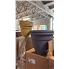 Image 2 : PALLET OF MIXED ITEMS INCL GRODAN GRO-SLAB HYDROPONIC GROWING SLABS AND PLASTIC PLANTERS