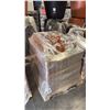 Image 1 : PALLET OF MIXED TERRACOTTA CLAY FLOWERPOTS