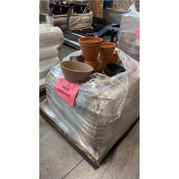 PALLET OF POTS INCL DEROMA CIOTOLA LISCIA TERRACOTTA LOW-BOWL PLANTER POT AND MORE