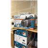 Image 2 : MIXED ITEMS INCL HYDROFARM HGN3284 HEAVY-DUTY, POLYETHYLENE TRELLIS NETTING, AAPW550 550