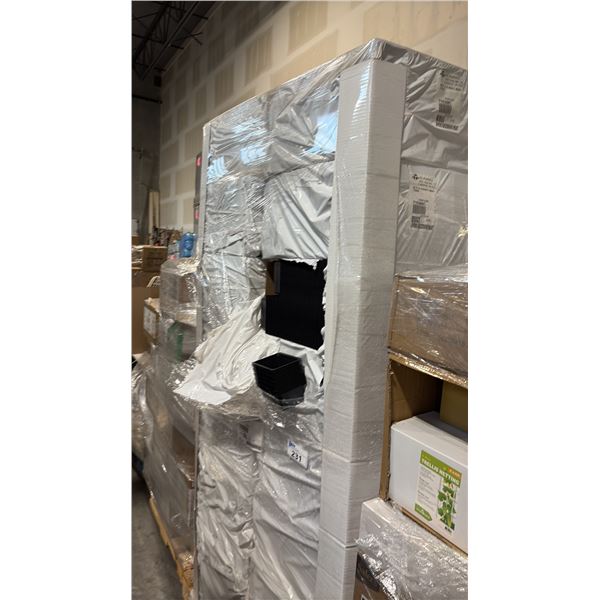 PALLET OF GREENHOUSE PLASTIC ORGANIZER RECTANGLE TRAYS APPROXIMATELY 14,400 UNITS
