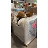 Image 1 : PALLET OF MIXED ITEMS INCL GREENHOUSE PLASTIC ORGANIZER RECTANGLE TRAYS AND HANGING BASKET COCONUT