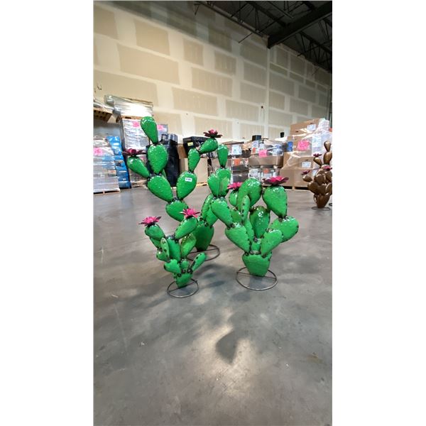 CACTUS WITH FLOWERS 3-PIECE SET GARDEN SCULPTURES