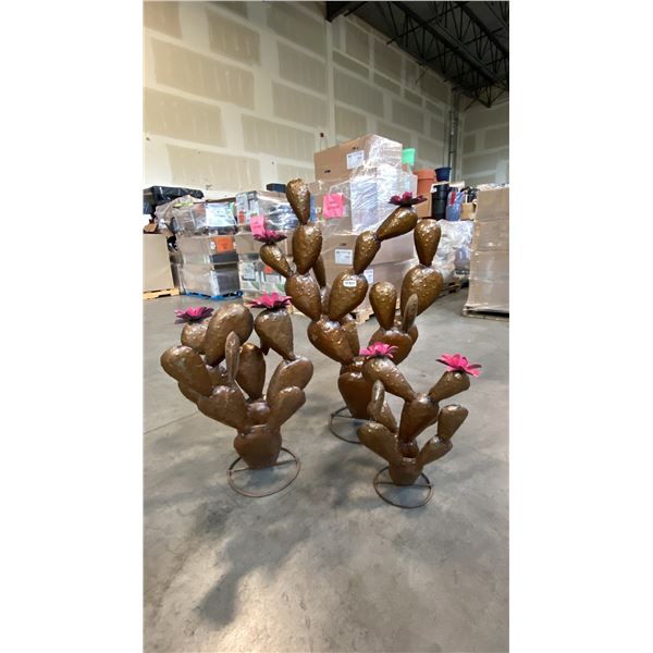 CACTUS WITH FLOWERS 3-PIECE SET GARDEN SCULPTURES