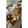 Image 1 : MIXED GARDEN SUPPLIES INCL MACRAME PLANTER ROPE JUTE HANGERS, MAMMOTH WEB 60-100 ELASTIC-WASHABLE
