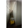 Image 7 : COOL MASTER 16' X 13.5' X 9' TALL WALK IN COOLER WITH EXTRA WIDE SLIDING DOOR