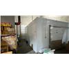 Image 8 : COOL MASTER 16' X 13.5' X 9' TALL WALK IN COOLER WITH EXTRA WIDE SLIDING DOOR
