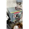 Image 2 : LOT OF 2 ELECTRIC CHARGERS, ENERGIC AND HOBART