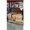 Image 1 : PALLET LOT OF PAPER TAKE OUT BAGS